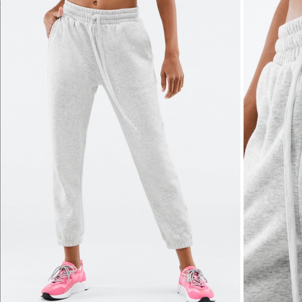 Fabletics go-to sweatpant. Never worn!
